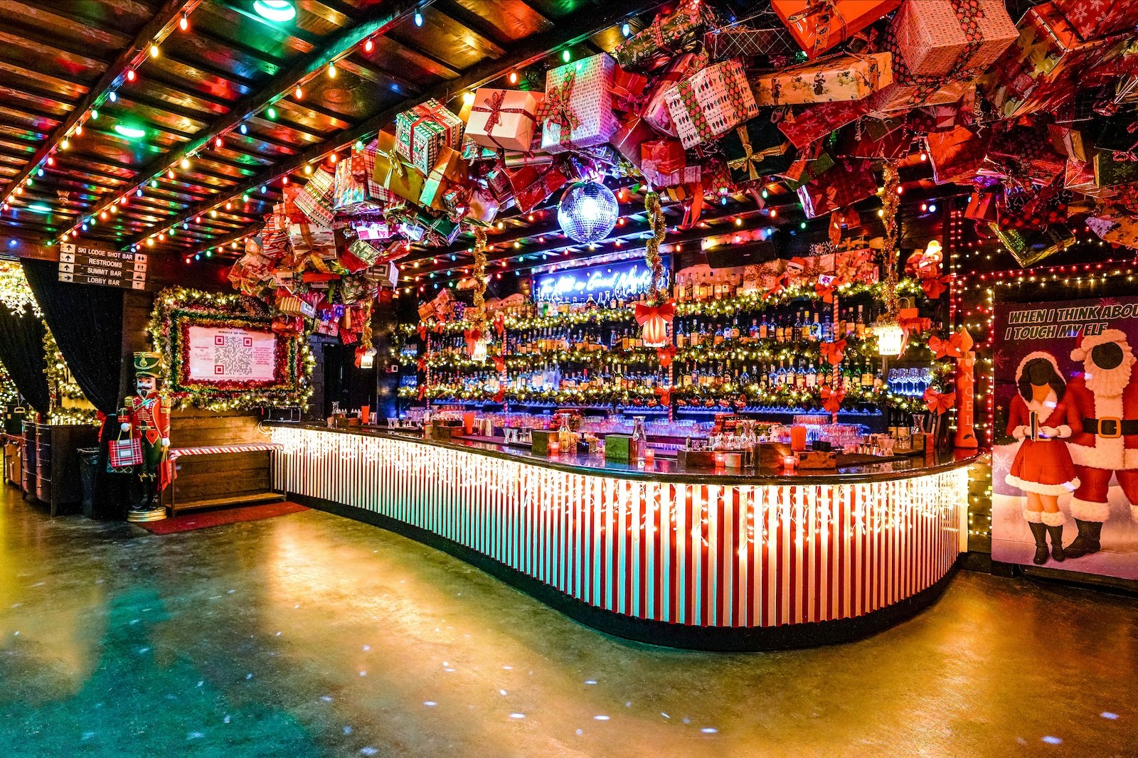 Tipsy Times: Nashville’s Best Choice for Your Christmas Bar Experience